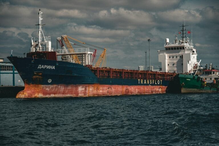 Angajări Echipaj Maritim 2026: Top Oportunități și Salarii în Curse Comerciale - Ghidul Complet pentru Căpitani și Nu Numai! 5 Angajari Echipaj Maritim 2026 featured