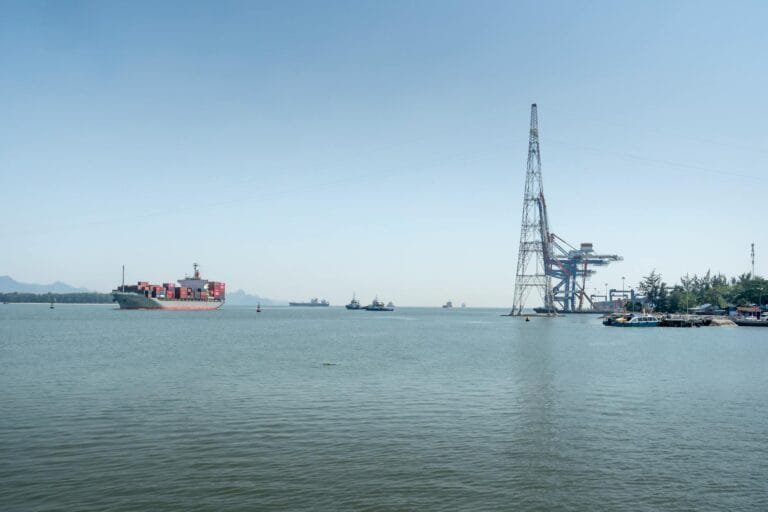 Angajări Rapide Echipaje Offshore 2026: Ghidul Complet al Certificărilor de Navigație și Recrutare Internațională Marinari 1 Angajari Rapide Echipaje Offsh featured