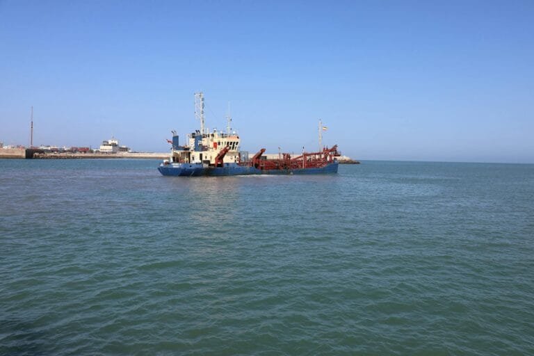 Analiza Beneficiilor Contractelor Internaționale pentru Marinari Români 18 Analiza Beneficiilor Contracte featured