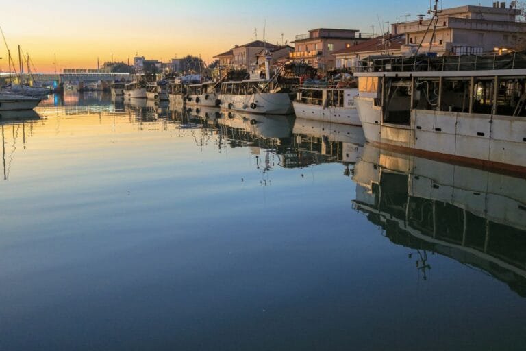 Top 7 Oportunități Maritime pentru Ofițerii Români: Comparație între Agențiile de Crewing din Iulie 2026 13 Top 7 Oportunitati Maritime pe featured