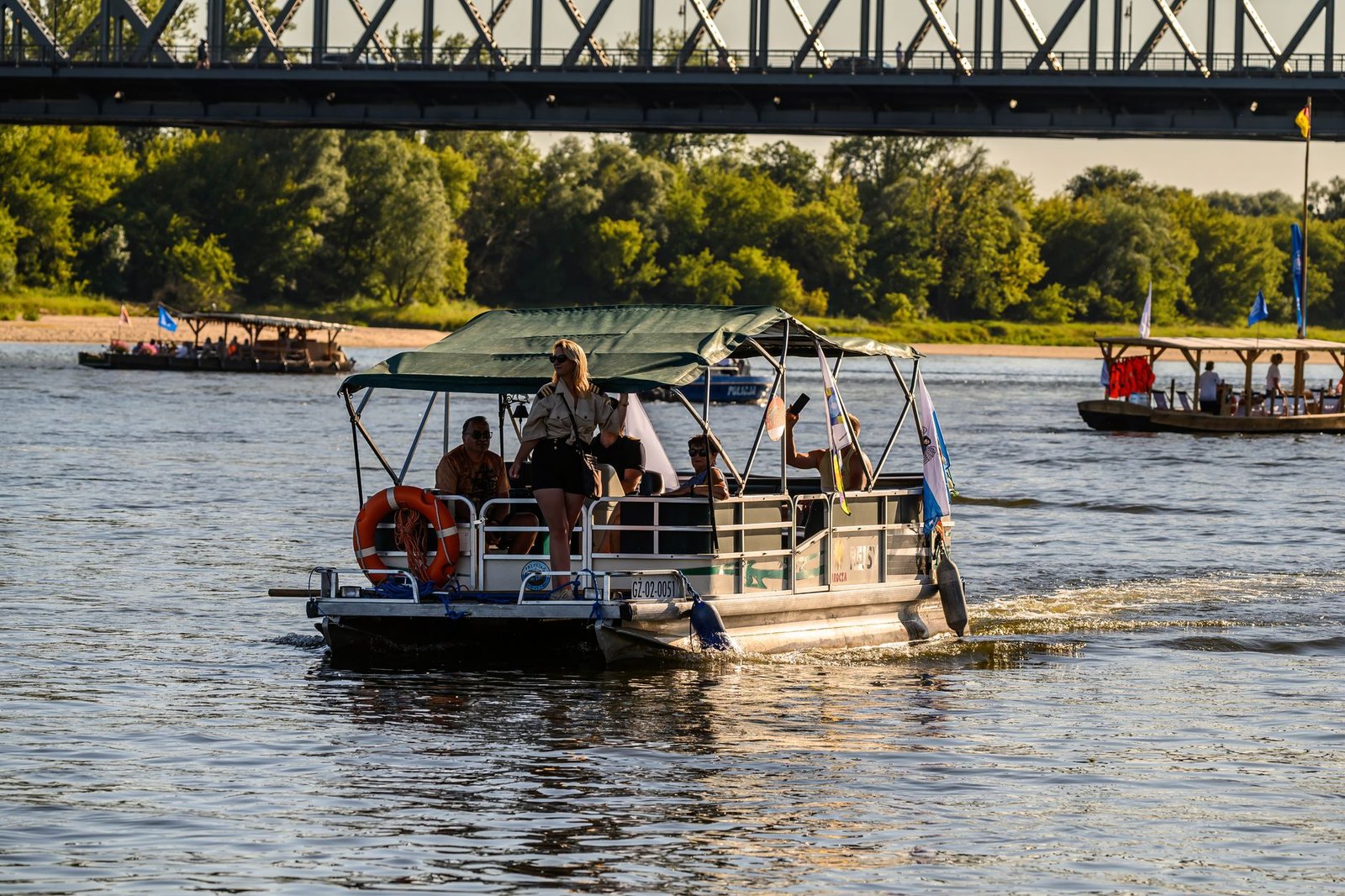 Cum influențează agențiile de crewing din Constanța obținerea de 'navigator jobs' pe termen lung? 1 Cum influenteaza agentiile de featured