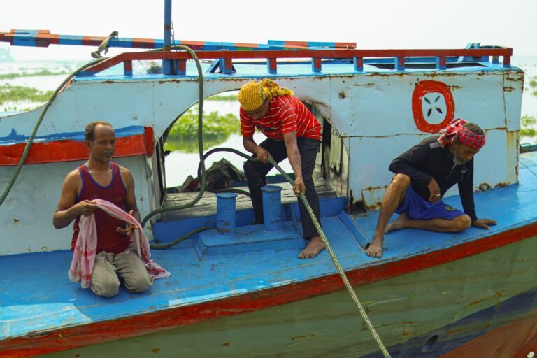 Joburi Maritime Tradiționale versus Joburi 'Job and Sea': Ce Alegi în Octombrie 2026? 4 Joburi Maritime Traditionale v featured